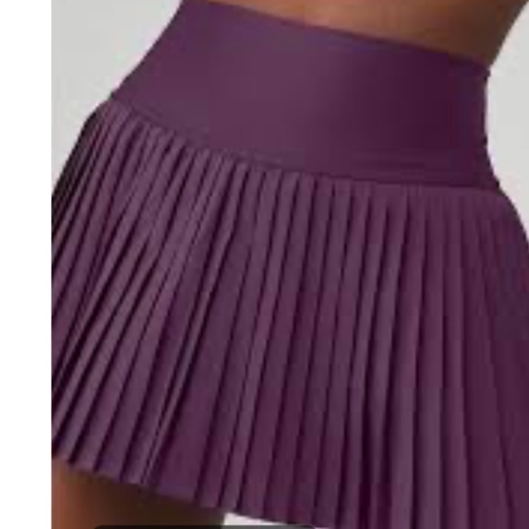 Alo Grand Slam Tennis Skirt Dark Plum Size Large - Picture 2 of 6